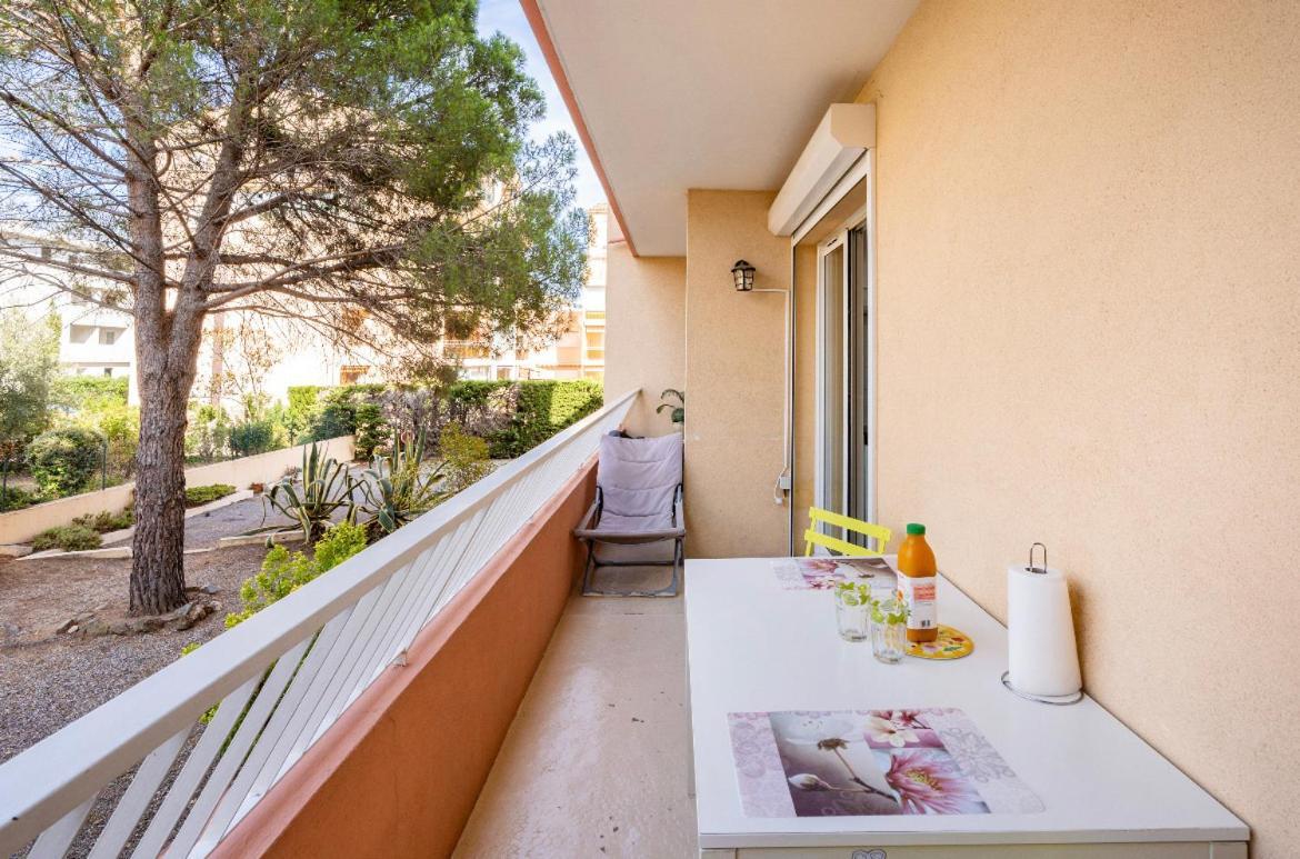 Joli T2 Tres Proche De La Plage De Fréjus Exterior foto