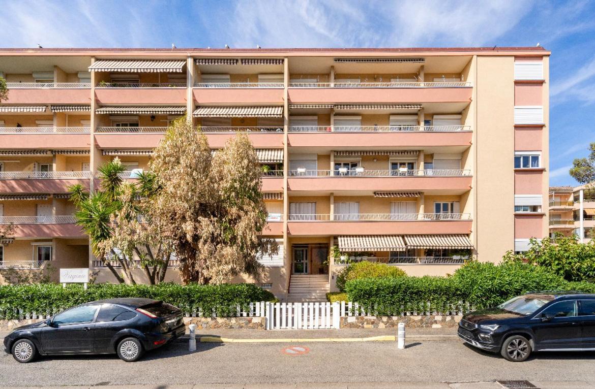 Joli T2 Tres Proche De La Plage De Fréjus Exterior foto